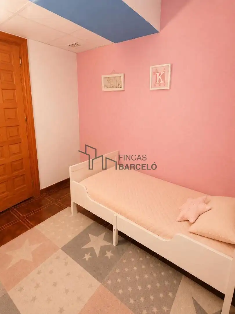 Dormitori de Casa o xalet en venda en Cadrete