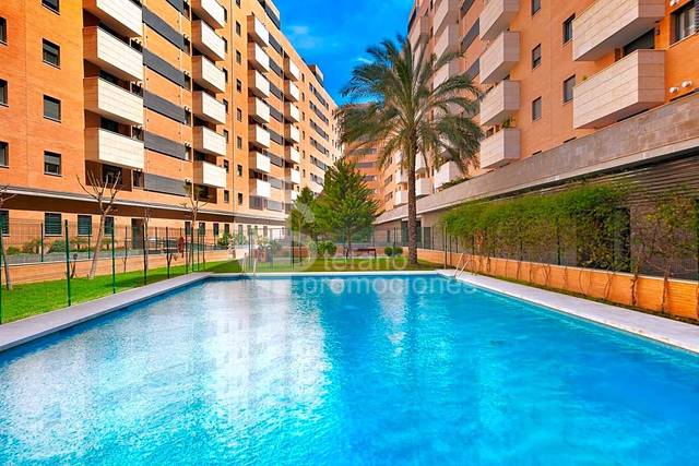 Piso en Venta en Parque Ayala - Jardín de la Abadía - Huelín