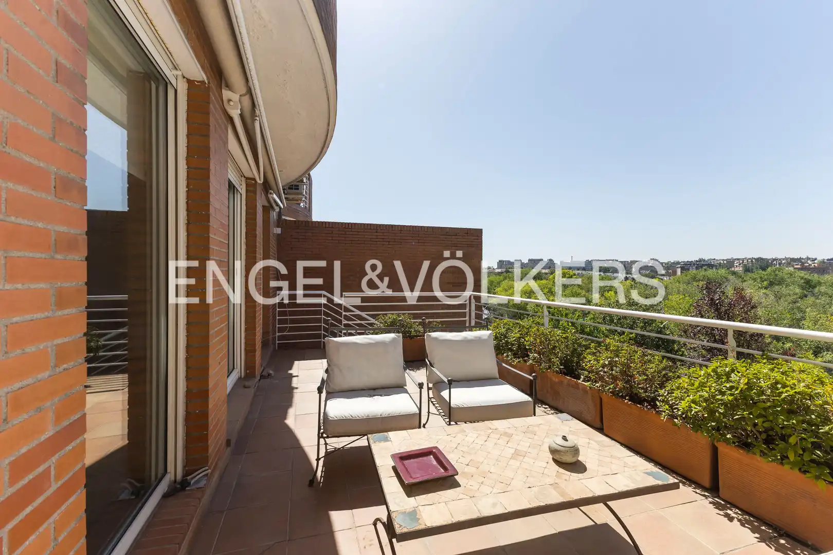 Terrace of Detached homes for sale in Madrid  with Air Conditioner, Heating and Private garden