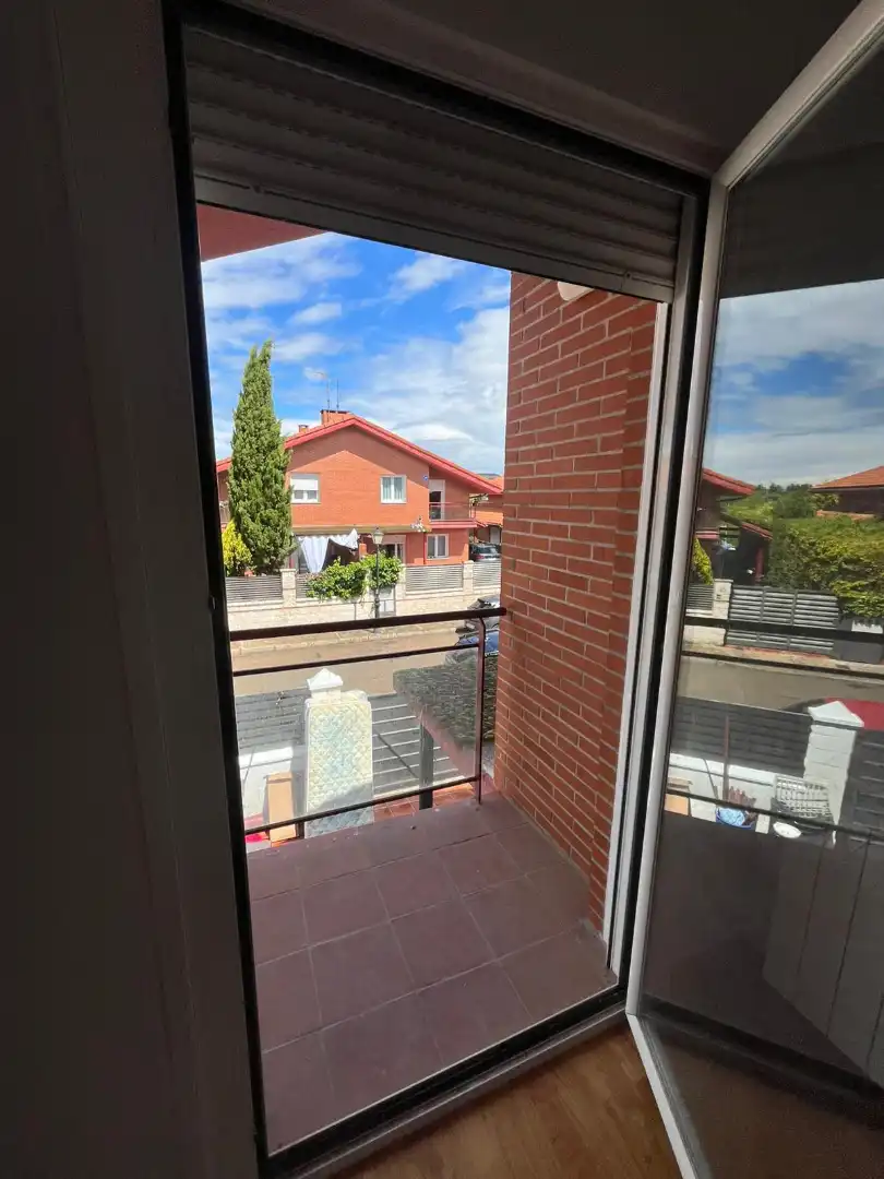 Terrassa de Casa adosada en venda en Renedo de Esgueva amb Calefacció, Jardí privat i Parquet