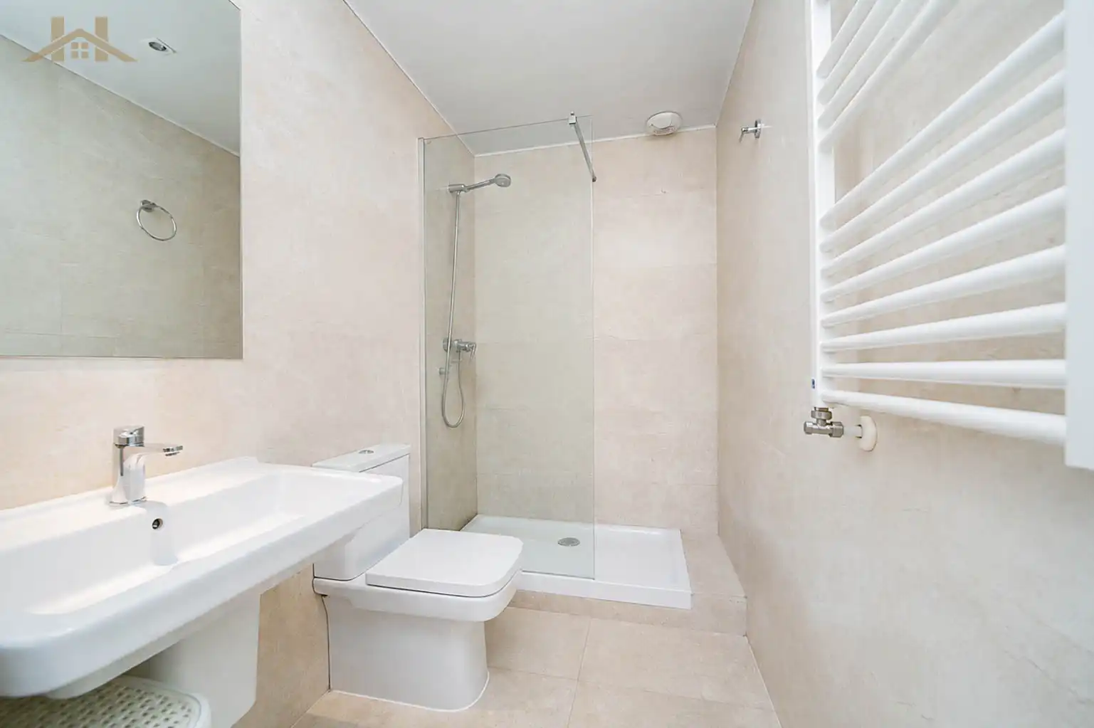 Bathroom of Attic for sale in Boadilla del Monte  with Air Conditioner, Heating and Private garden