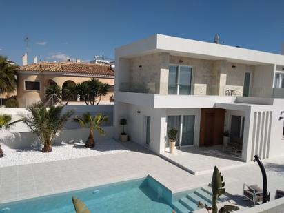 Vista exterior de Casa o xalet en venda en Elche / Elx amb Terrassa i Piscina