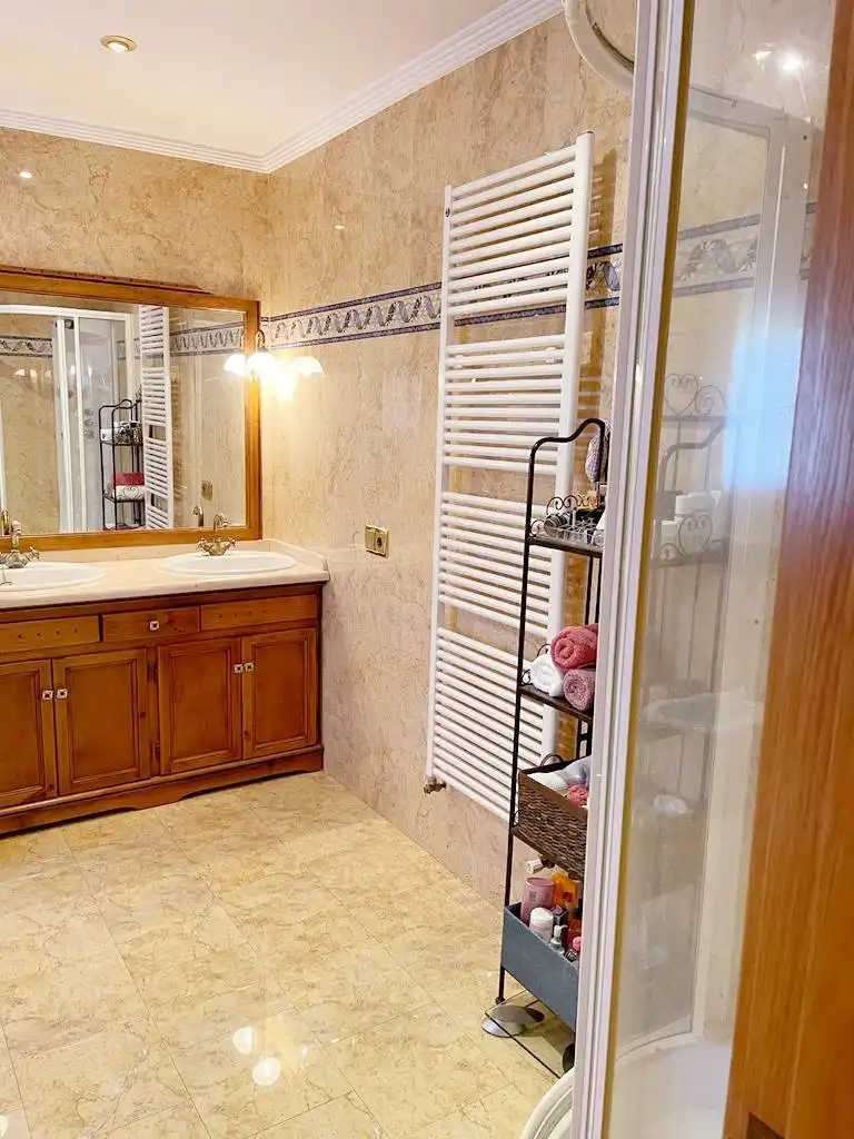 Bany de Casa o xalet en venda en Benicasim / Benicàssim amb Aire condicionat, Jardí privat i Terrassa