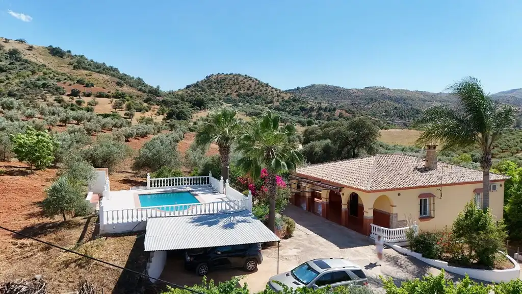 Xalet amb piscina en venda a Coín