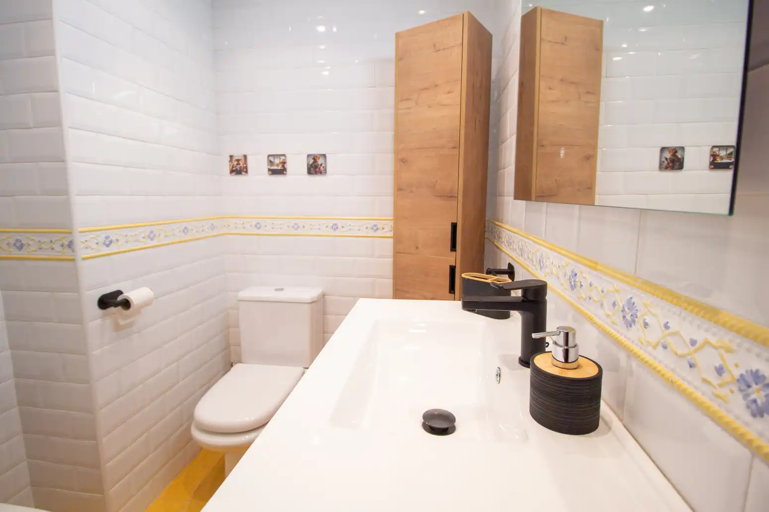 Baño de Piso de alquiler en Gijón  con Calefacción, Terraza y Trastero