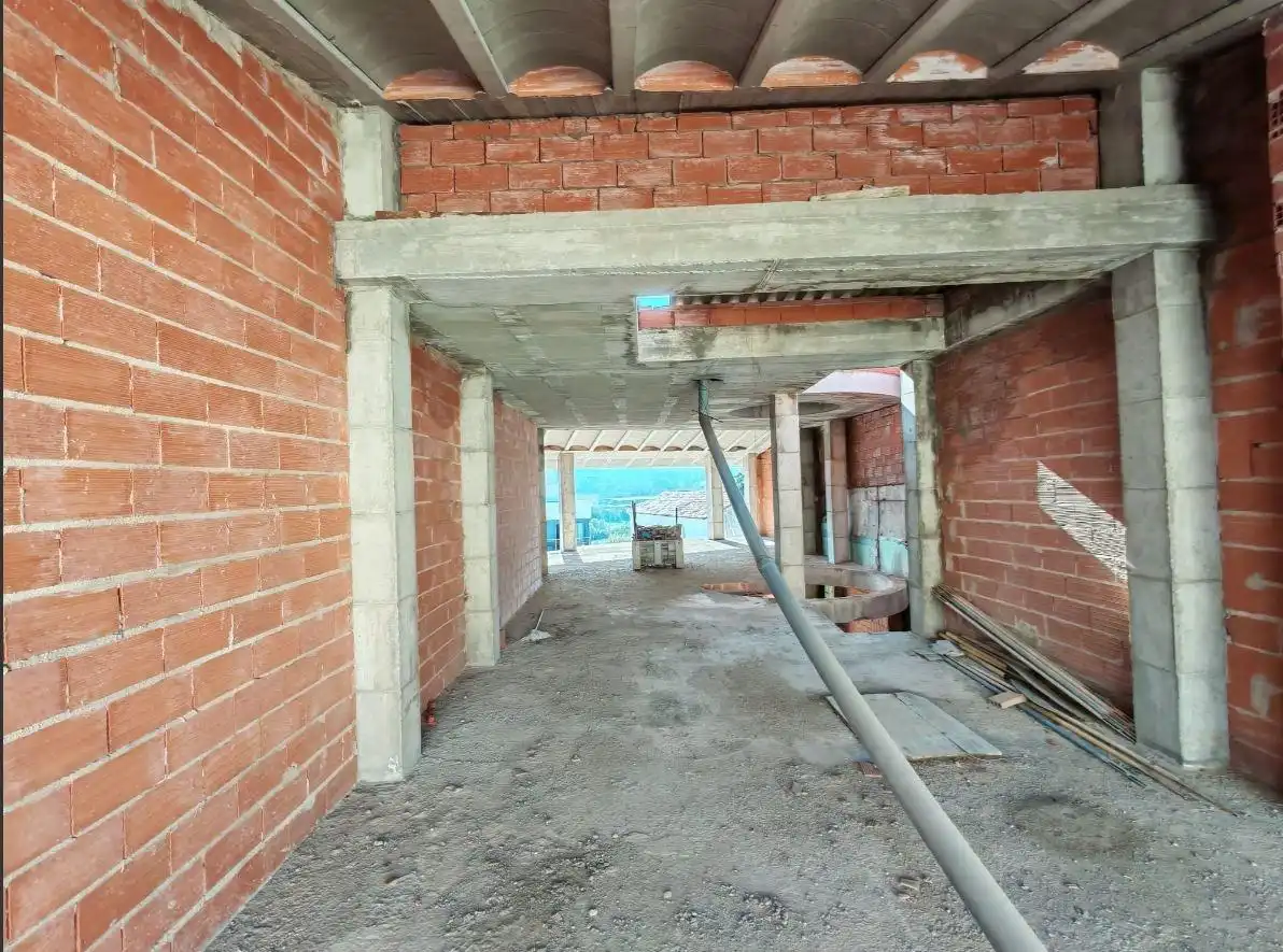 Buildings for sale in Artana