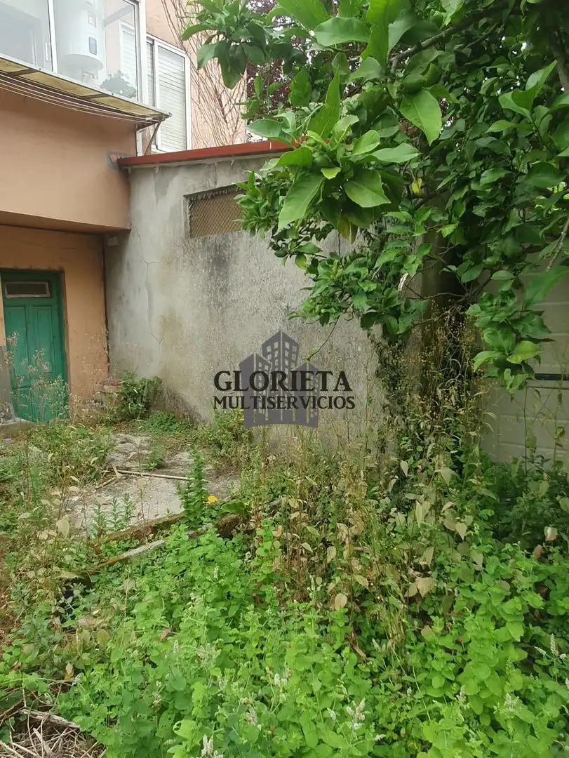 Piso en venta en Vigo  con Calefacción, Jardín privado y Amueblado