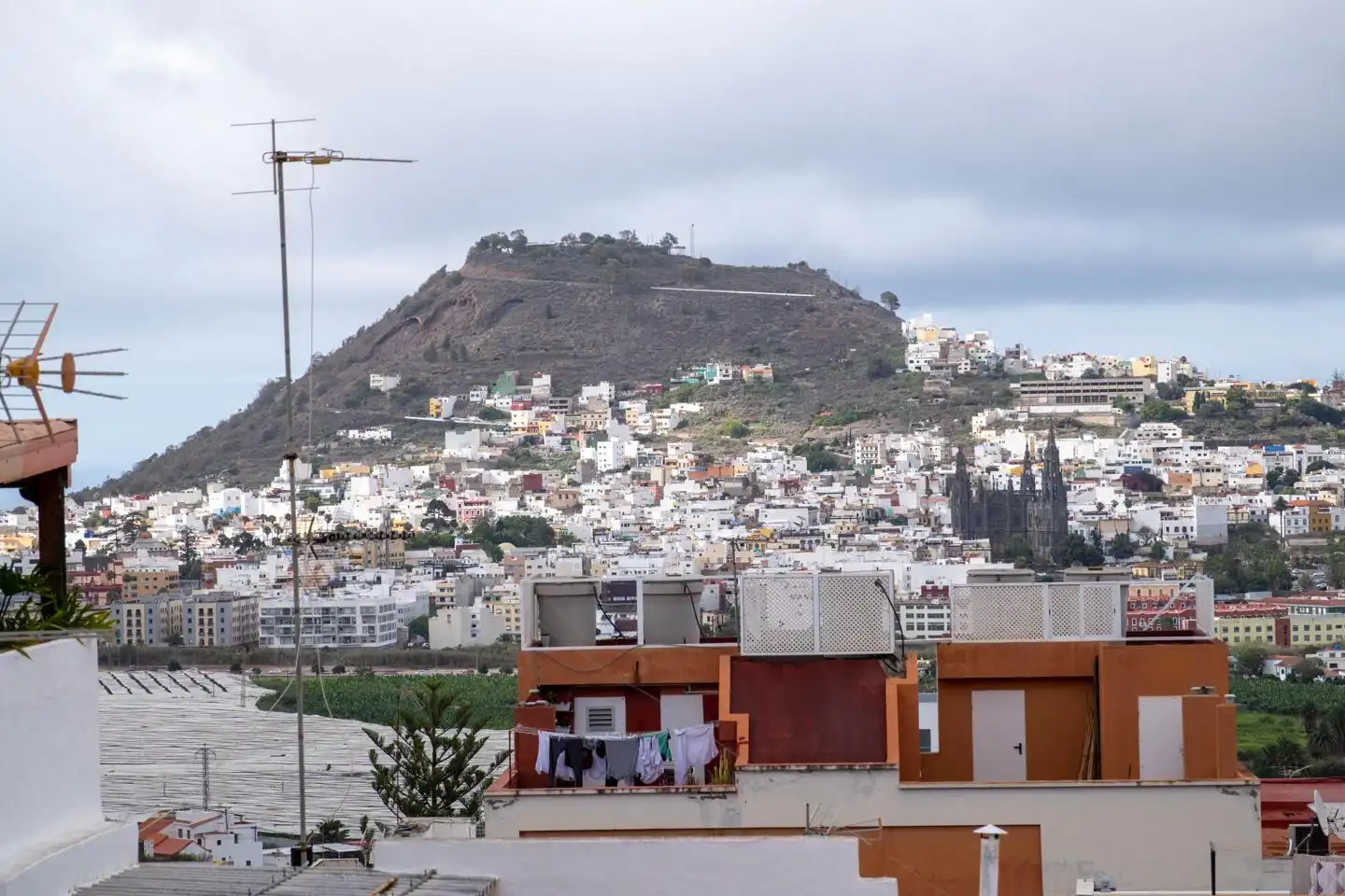 Vista exterior de Casa o xalet en venda en Arucas amb Terrassa