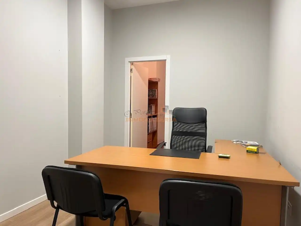 Office for rent in Narón  with Air Conditioner, Heating and Storage room