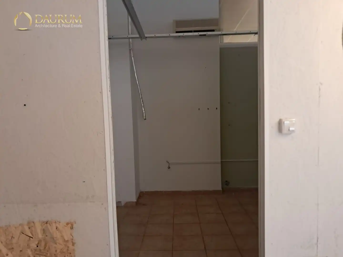 Industrial buildings for sale in Valencia