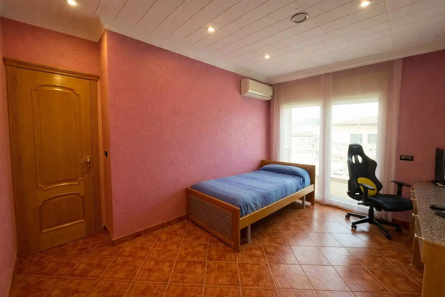 Dormitori de Casa o xalet en venda en Empuriabrava amb Aire condicionat, Calefacció i Jardí privat