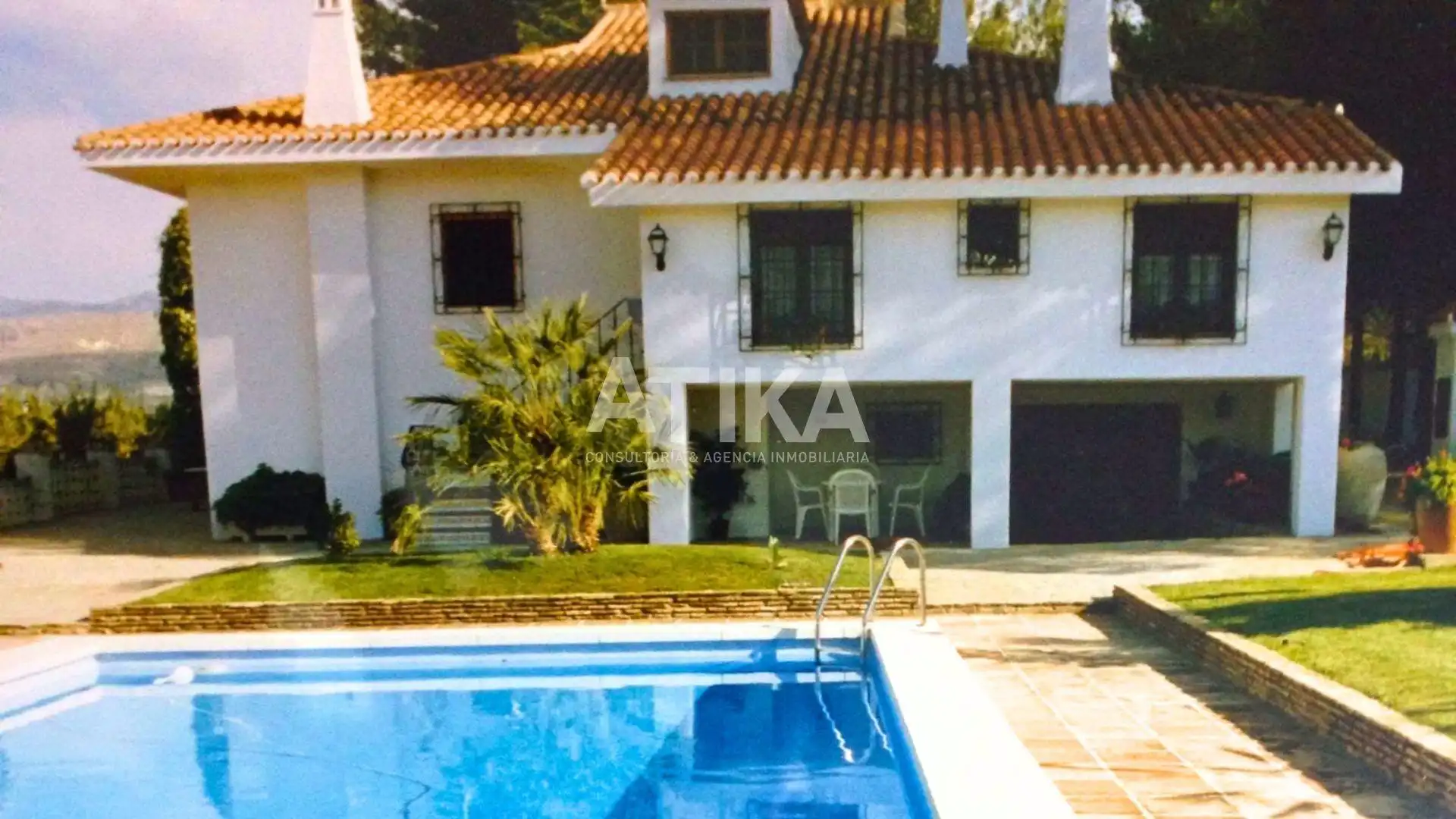 Vista exterior de Casa o xalet en venda en Ontinyent amb Calefacció, Jardí privat i Traster