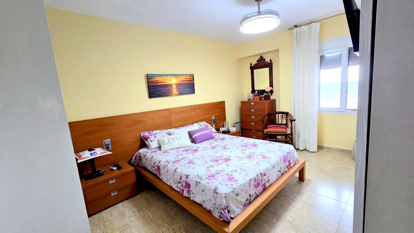 Schlafzimmer von Wohnungen zur Miete in Gandia mit Terrasse und Möbliert