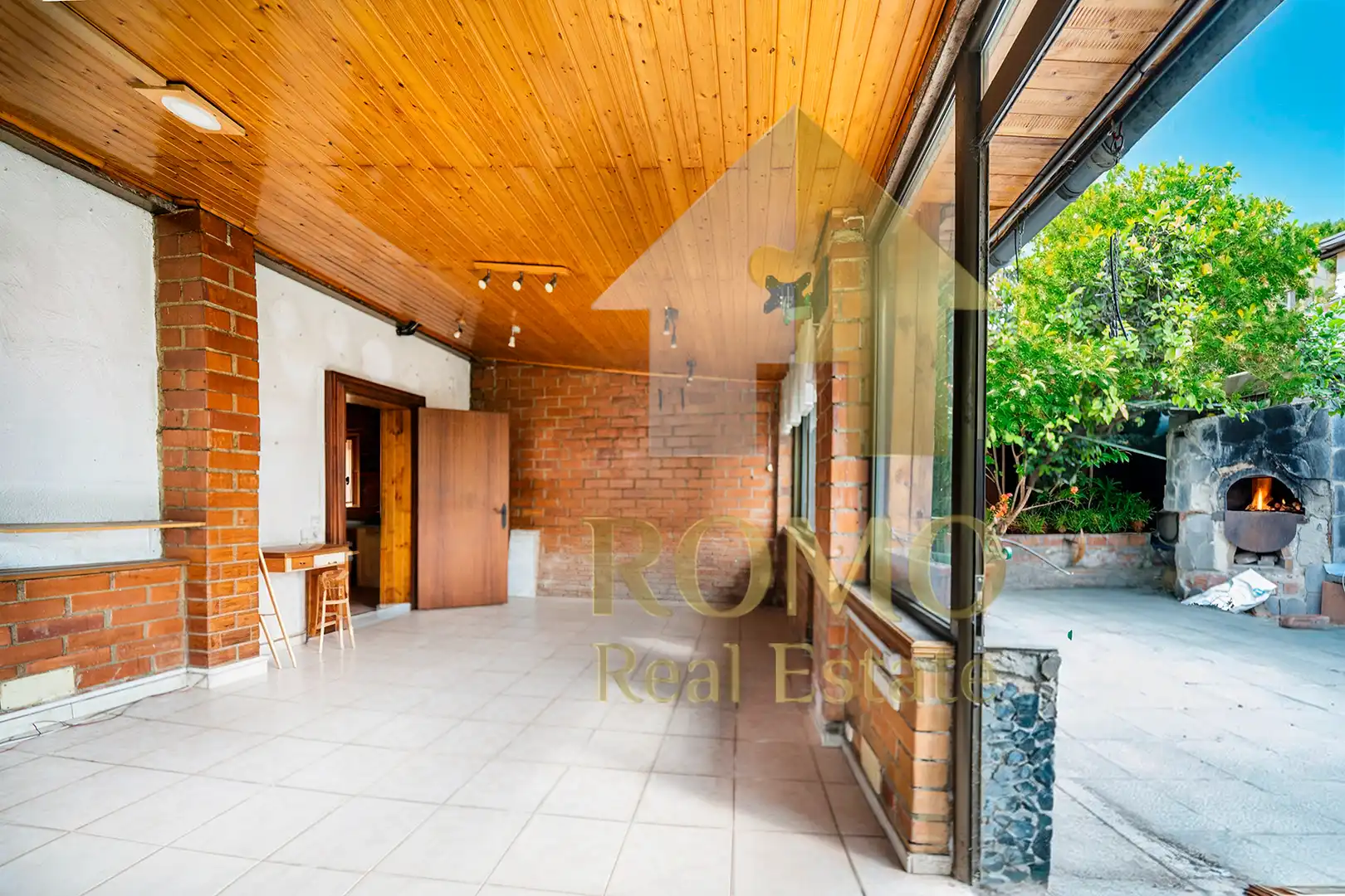 Vista exterior de Casa o chalet en venta en Santa Perpètua de Mogoda con Terraza