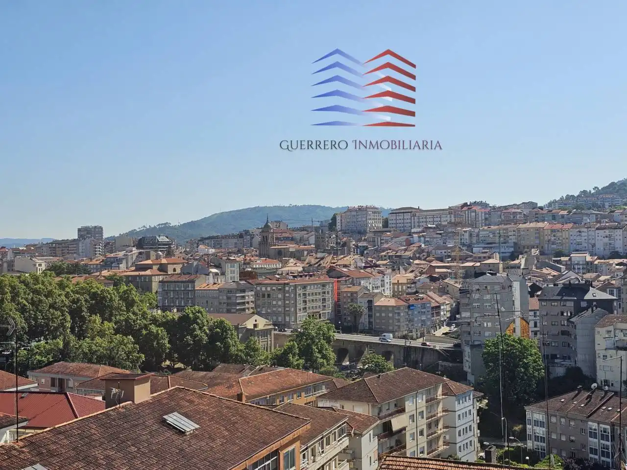 Vista exterior de Dúplex de lloguer en Ourense Capital  amb Calefacció, Parquet i Terrassa