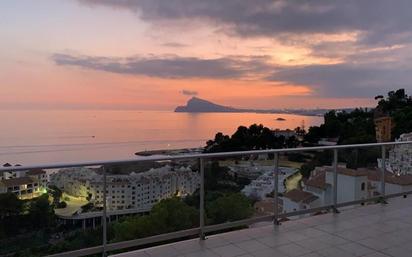 Vista exterior de Apartament en venda en Altea amb Aire condicionat, Terrassa i Piscina