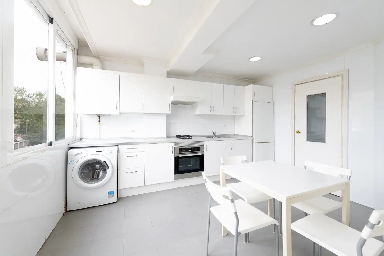 Kitchen of Flat for sale in Málaga  with Terrace and Storage room