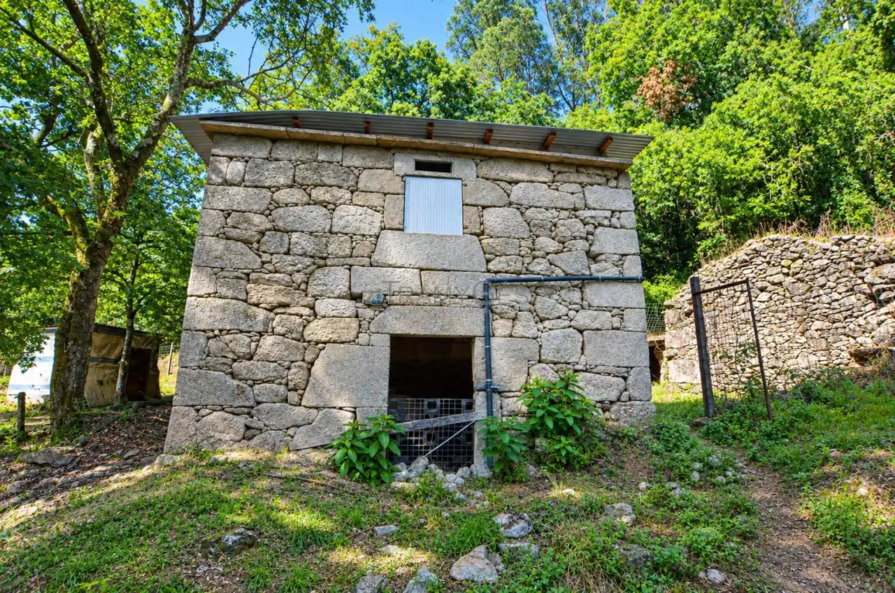 Casa con giardino in vendita a LUGAR CIMADEVILA