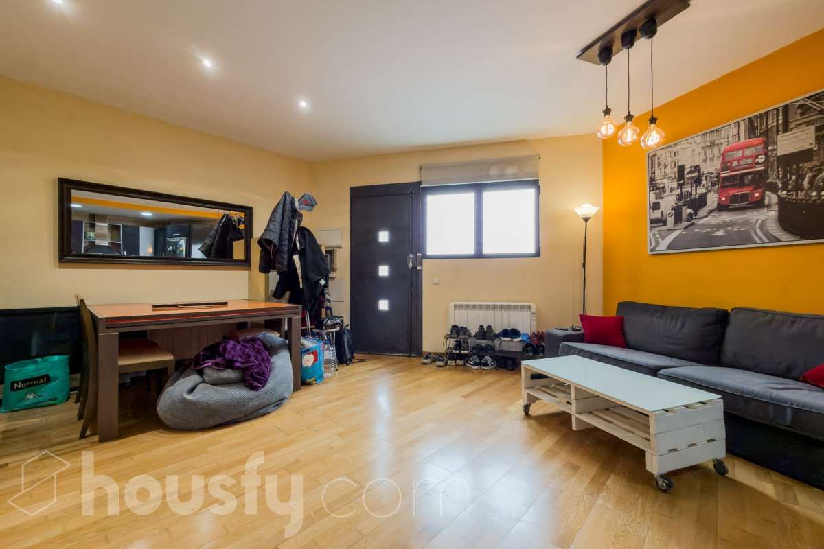 Wohnzimmer von Erdgeschoss zum Verkauf in  Barcelona Capital mit Klimaanlage, Heizung und Möbliert