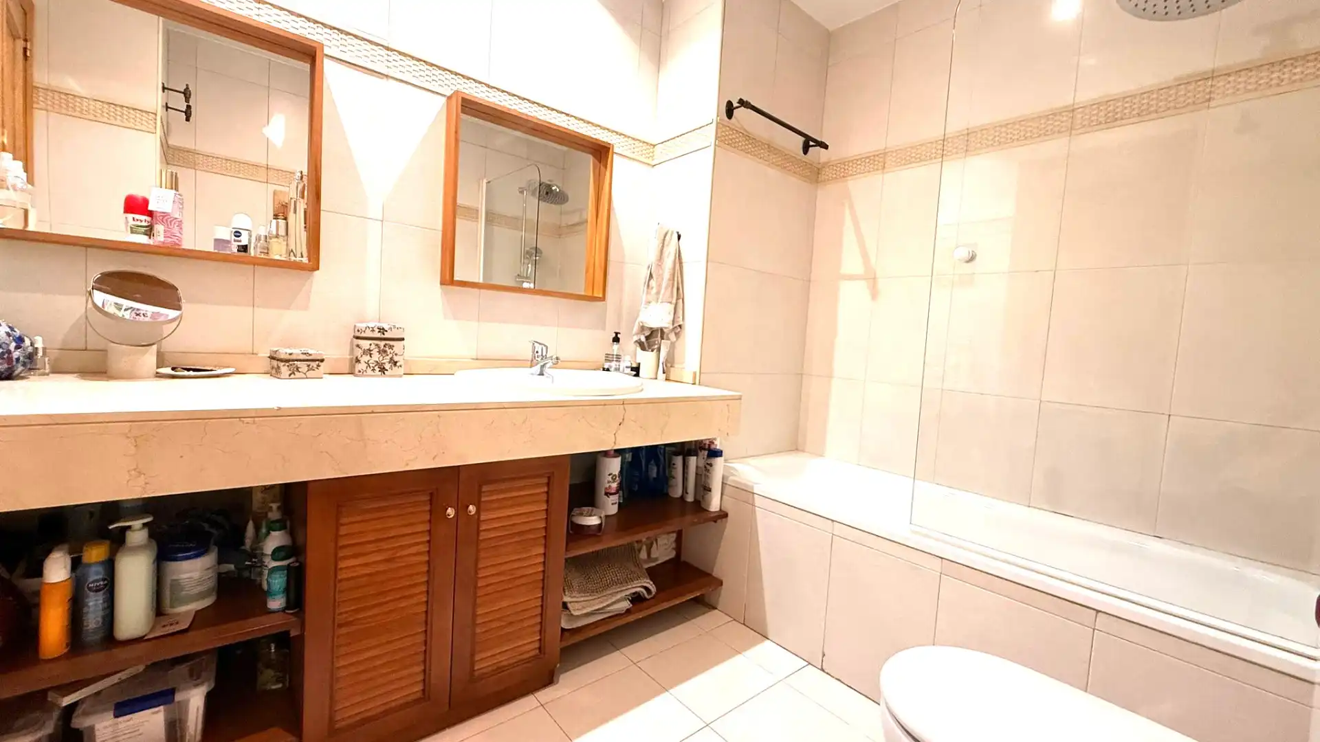 Baño de Casa o chalet en venta en Madrid con Aire acondicionado, Calefacción y Jardín privado