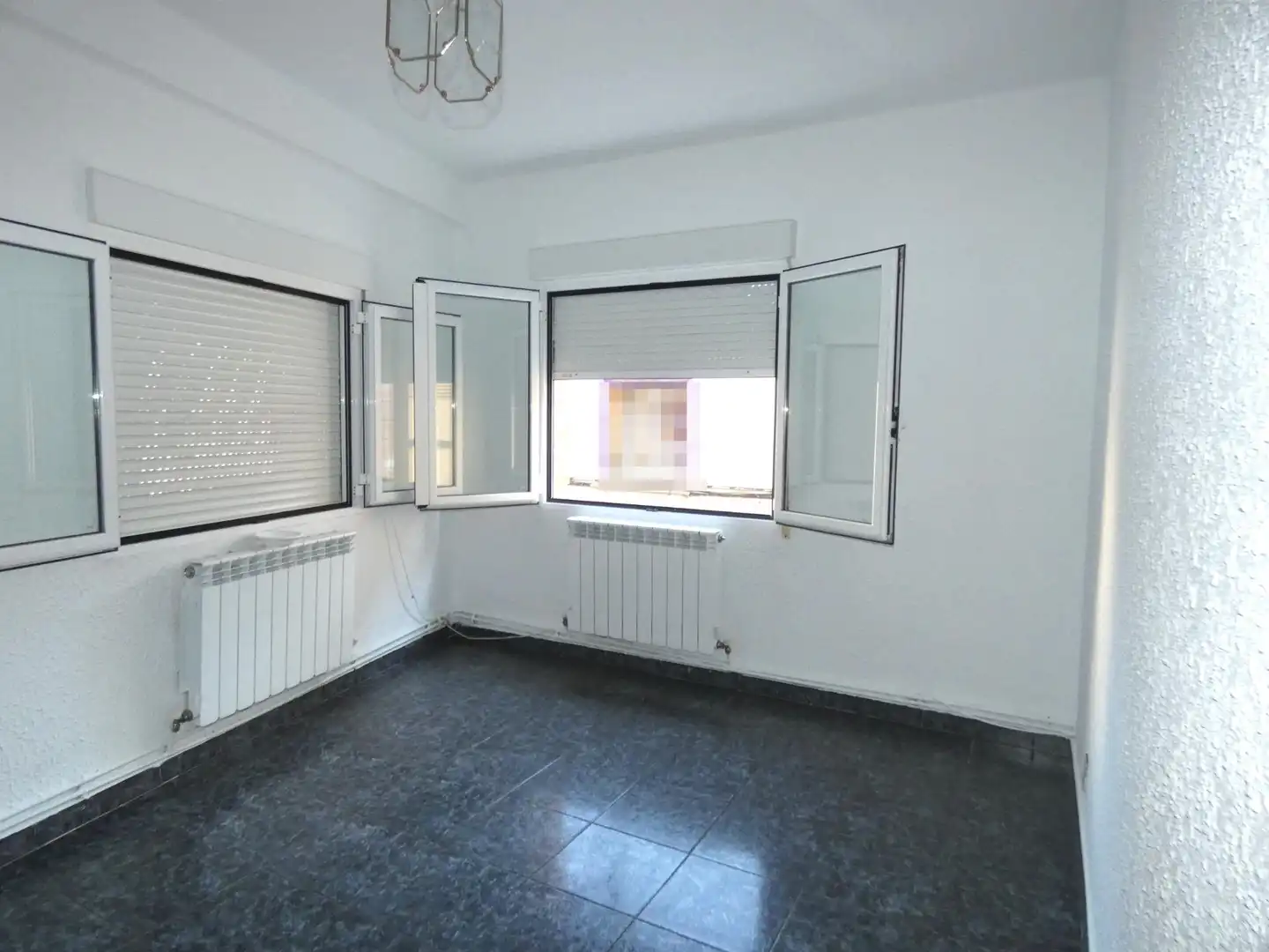 Sala d'estar de Pis en venda en  Zaragoza Capital amb Calefacció