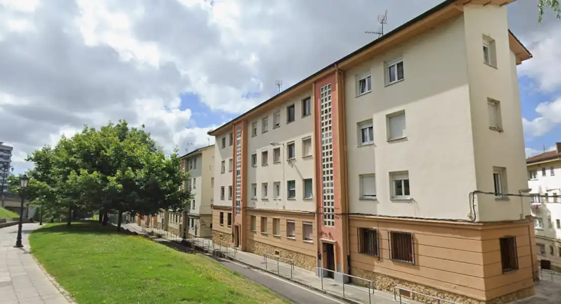 Vista exterior de Piso en venta en Oviedo 