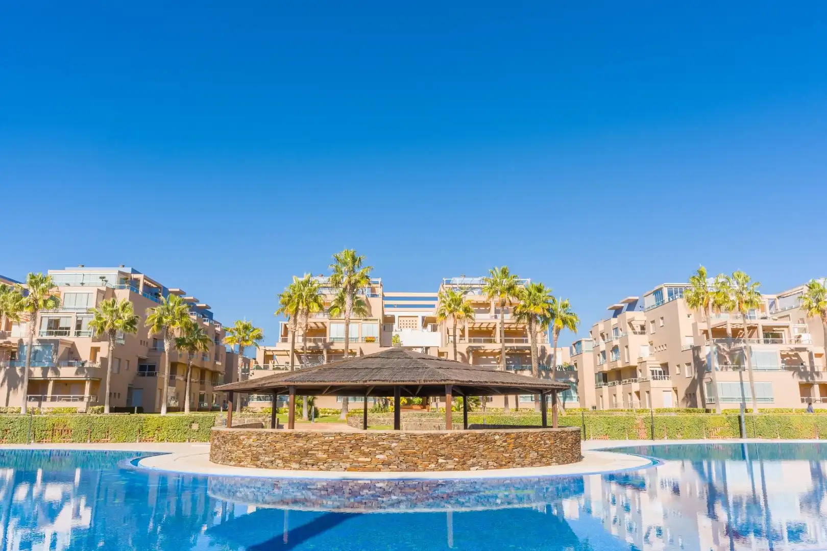 Vista exterior de Ático en venta en El Ejido con Aire acondicionado, Calefacción y Jardín privado