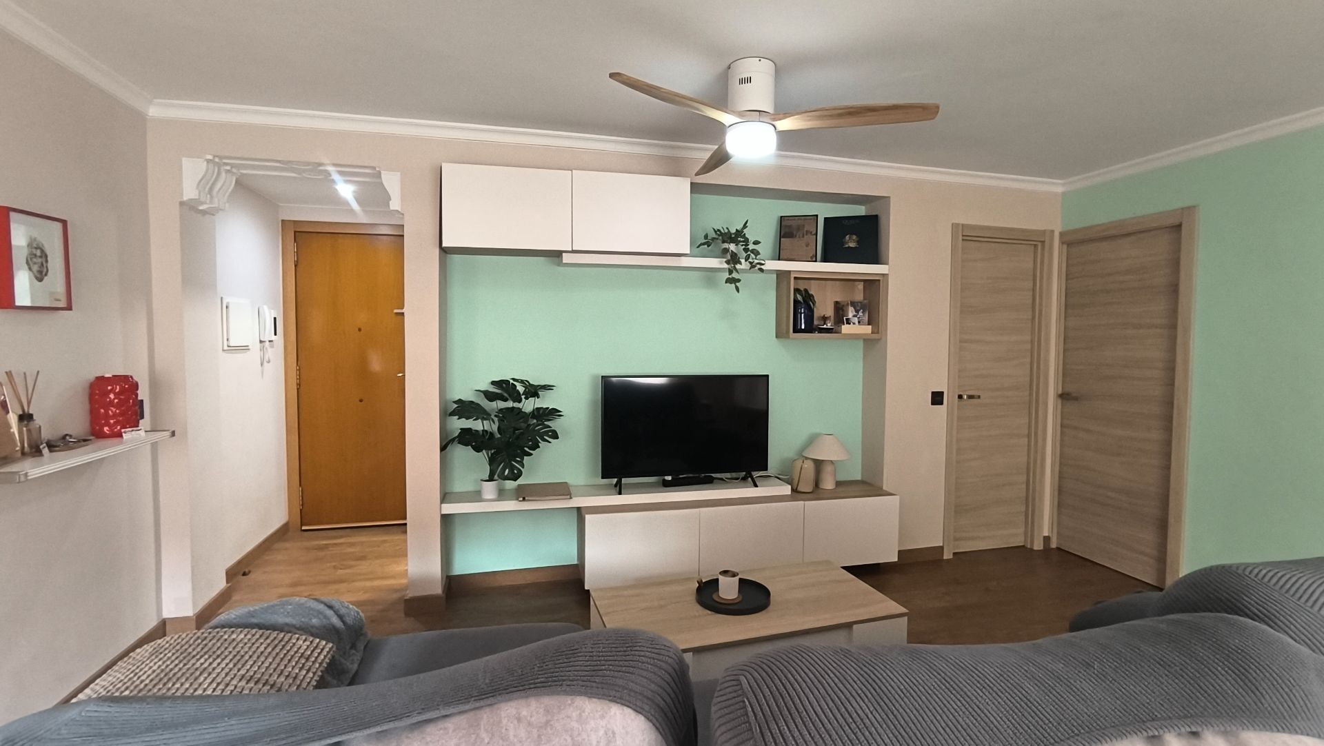 Living room of Flat for sale in  Tarragona Capital  with Air Conditioner, Parquet flooring and Terrace