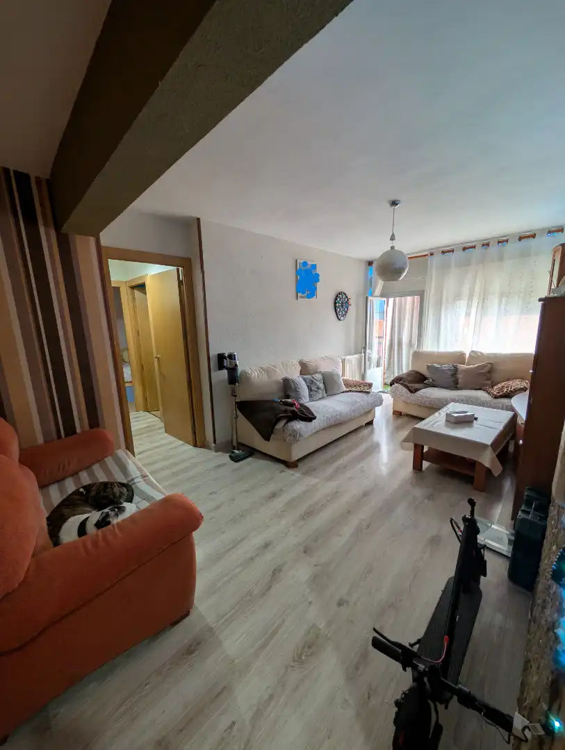 Sala de estar de Piso en venta en Cuenca con Calefacción, Terraza y Balcón