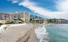 Vista exterior de Apartament en venda en Nerja amb Terrassa, Piscina i Forn