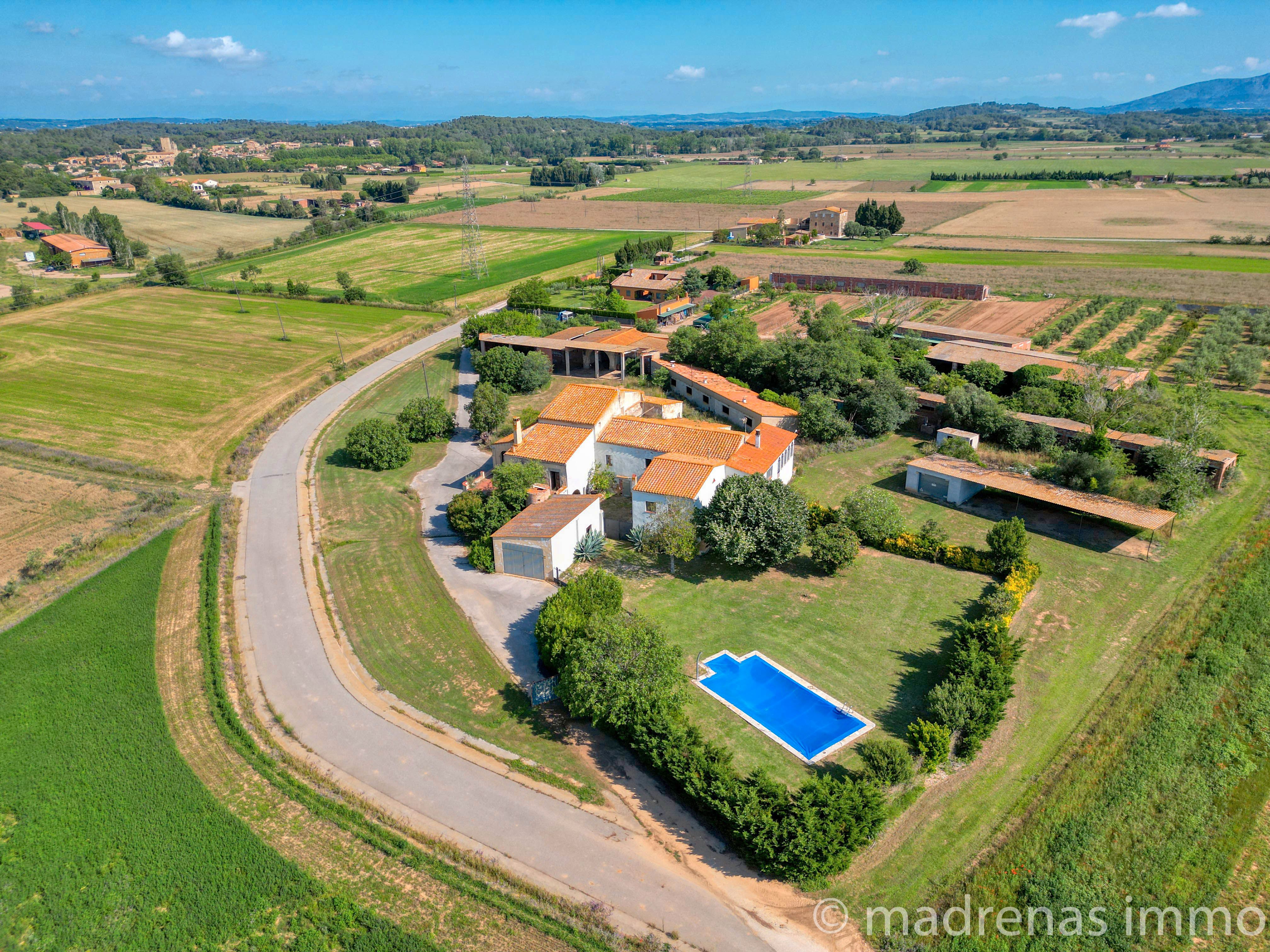 Country house for sale in Lloc U.a. P-1 Peratallada, Forallac