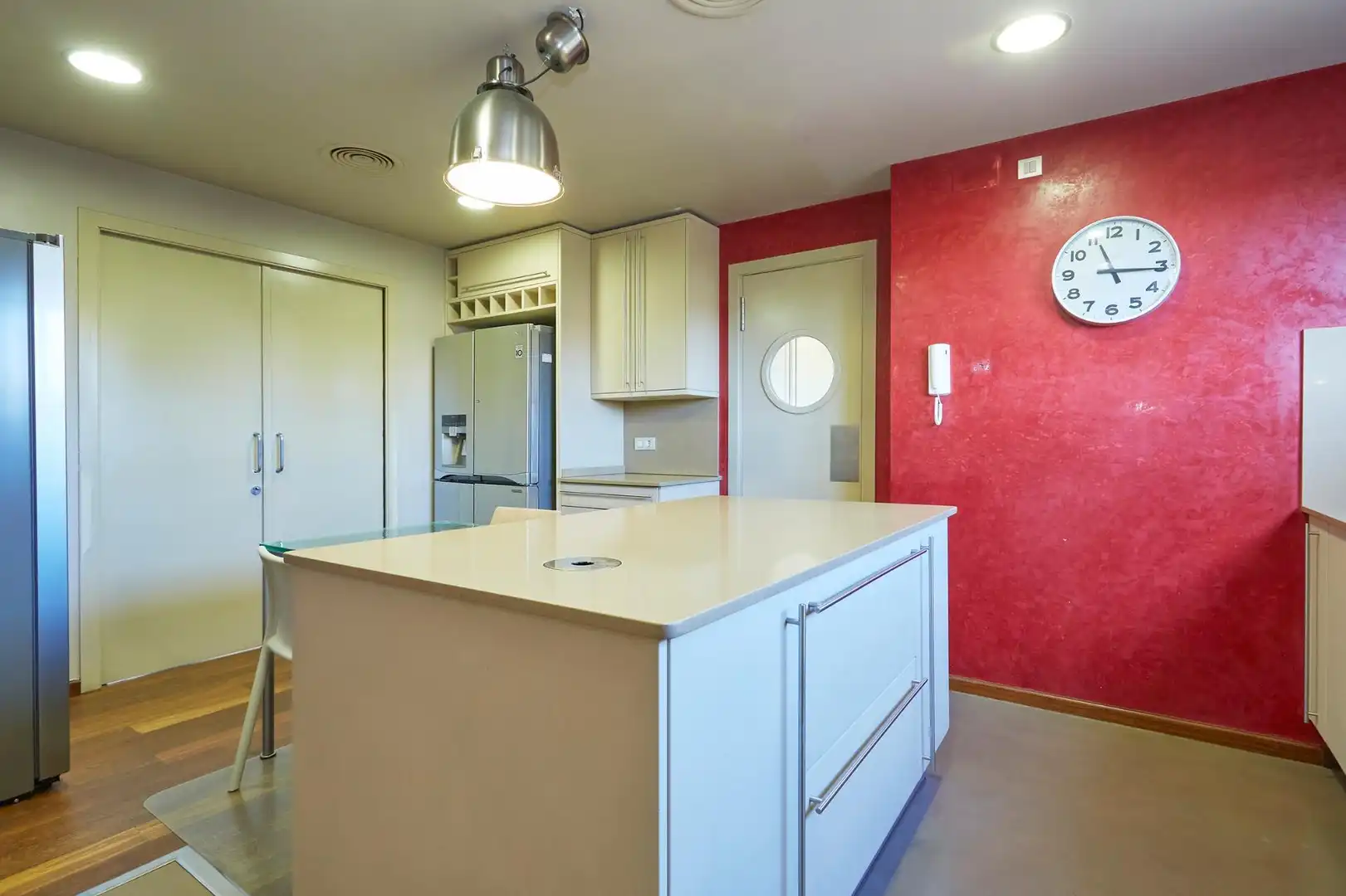 Küche von Wohnung zur Miete in Barcelona mit Klimaanlage, Terrasse und Abstellraum