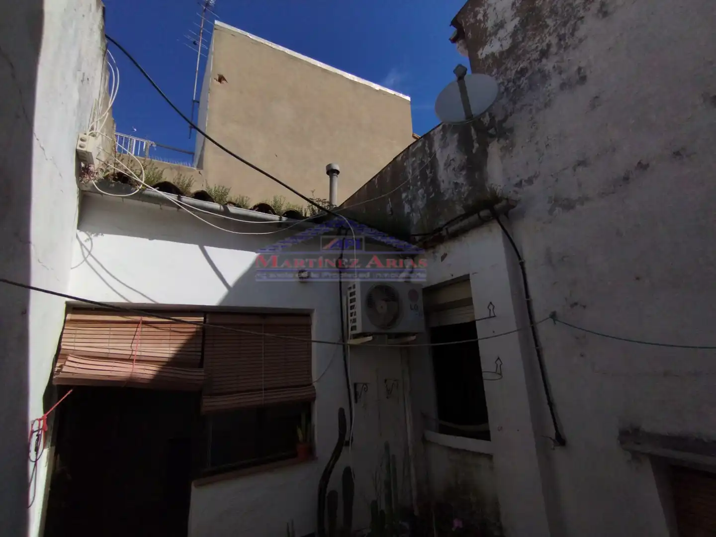 Vista exterior de Casa adosada en venta en Bailén con Terraza