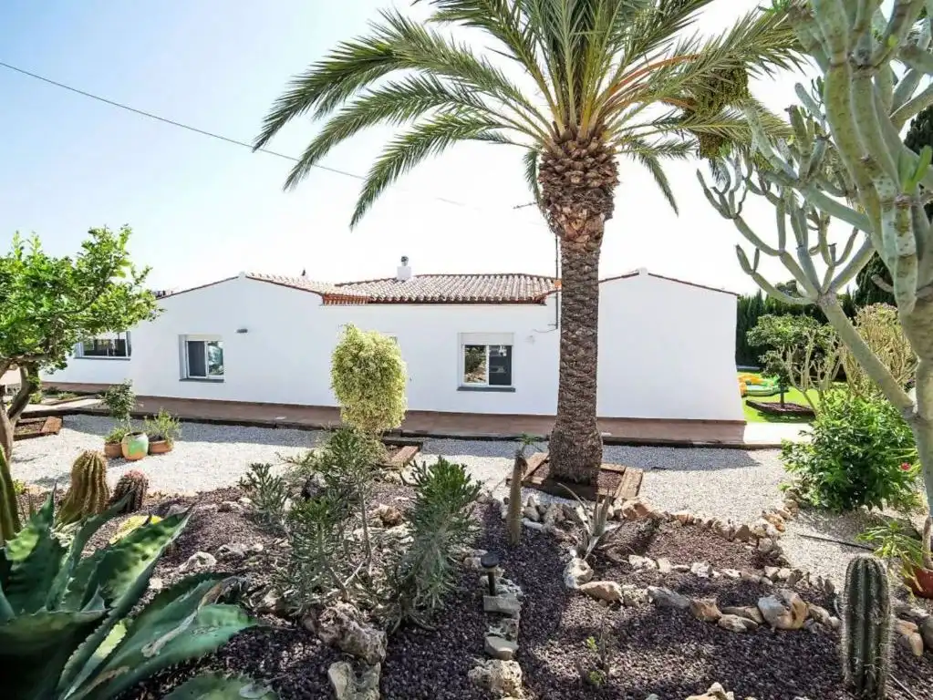 Vista exterior de Casa o chalet en venta en Calpe / Calp con Aire acondicionado, Calefacción y Jardín privado