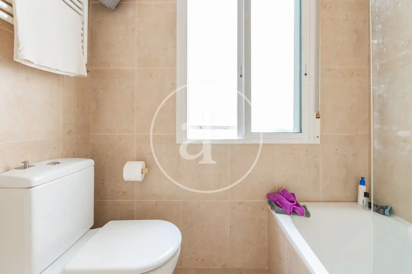 Baño de Piso de alquiler en Madrid con Aire acondicionado, Calefacción y Amueblado