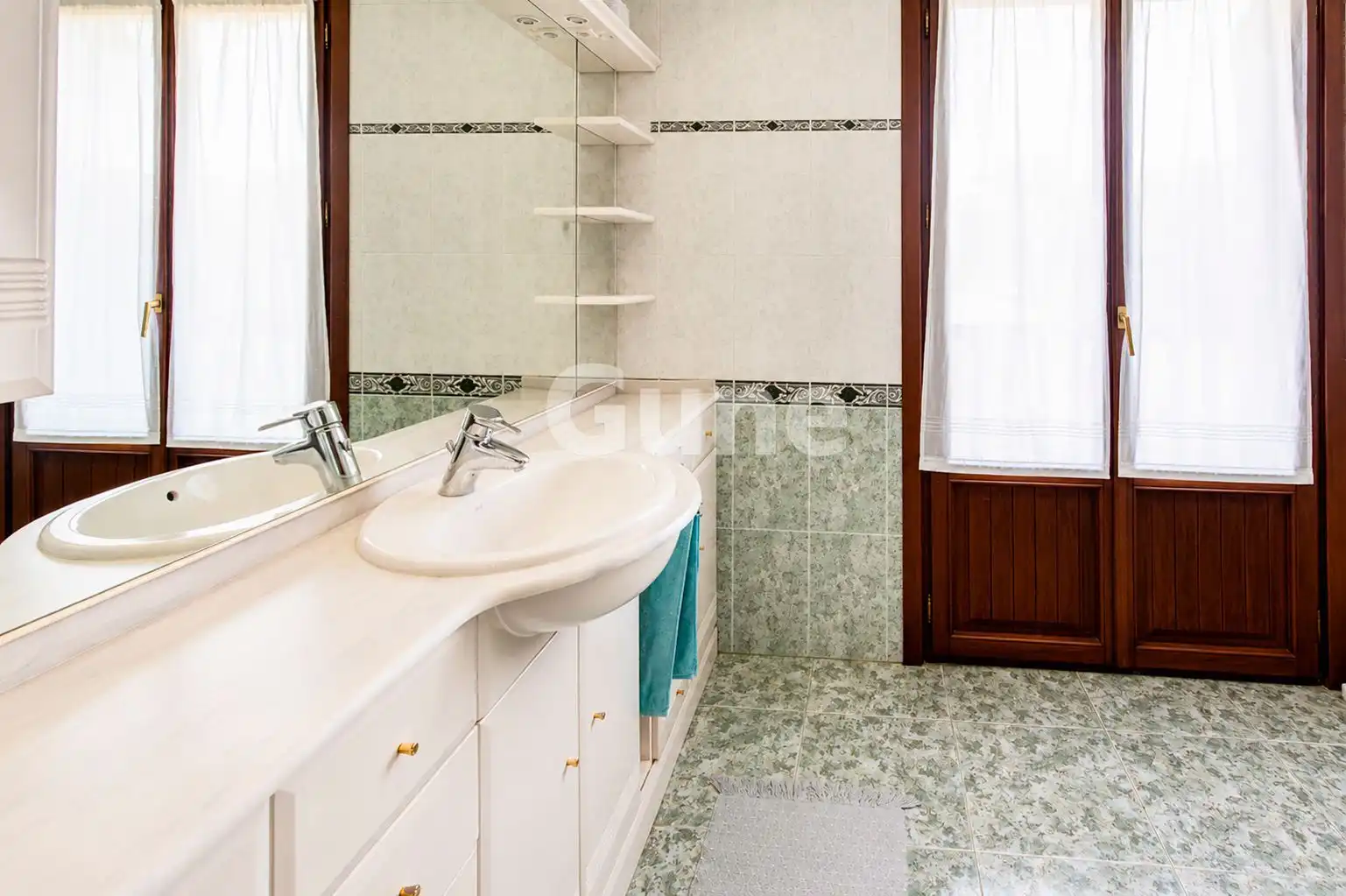 Baño de Casa adosada en venta en Orendain con Calefacción, Terraza y Trastero