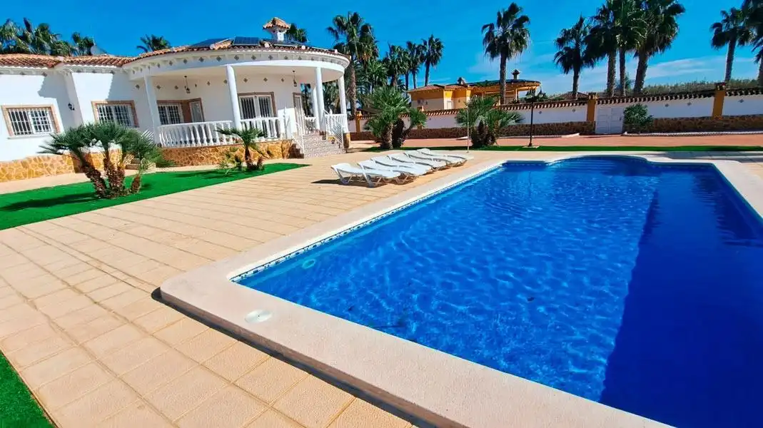 Villa con piscina in vendita a Catral, imagen 2