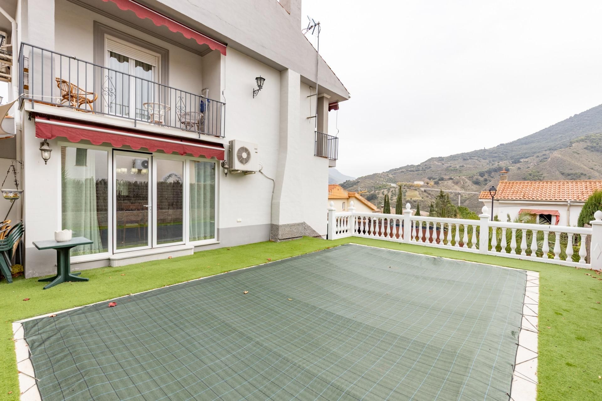 Terrace of House or chalet for sale in Pinos Genil  with Air Conditioner, Heating and Private garden