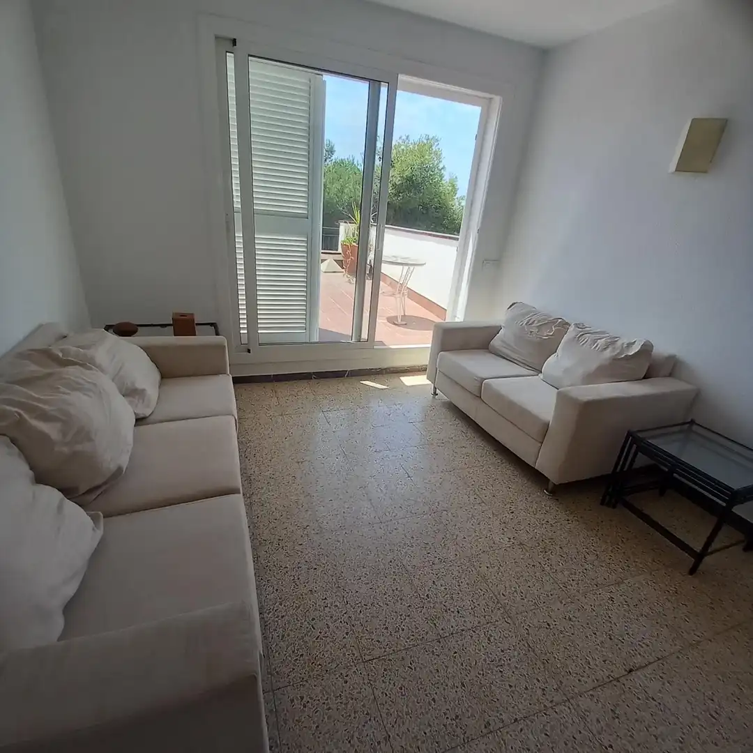 Sala d'estar de Àtic de lloguer en Sitges amb Terrassa, Moblat i Forn