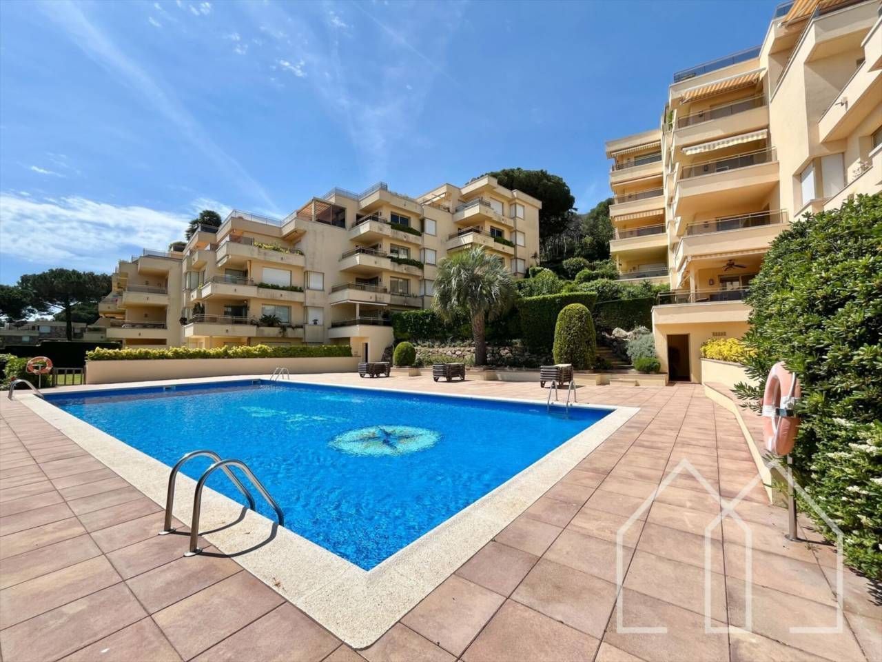 Exterior view of Flat for sale in Sant Feliu de Guíxols  with Heating, Private garden and Swimming Pool