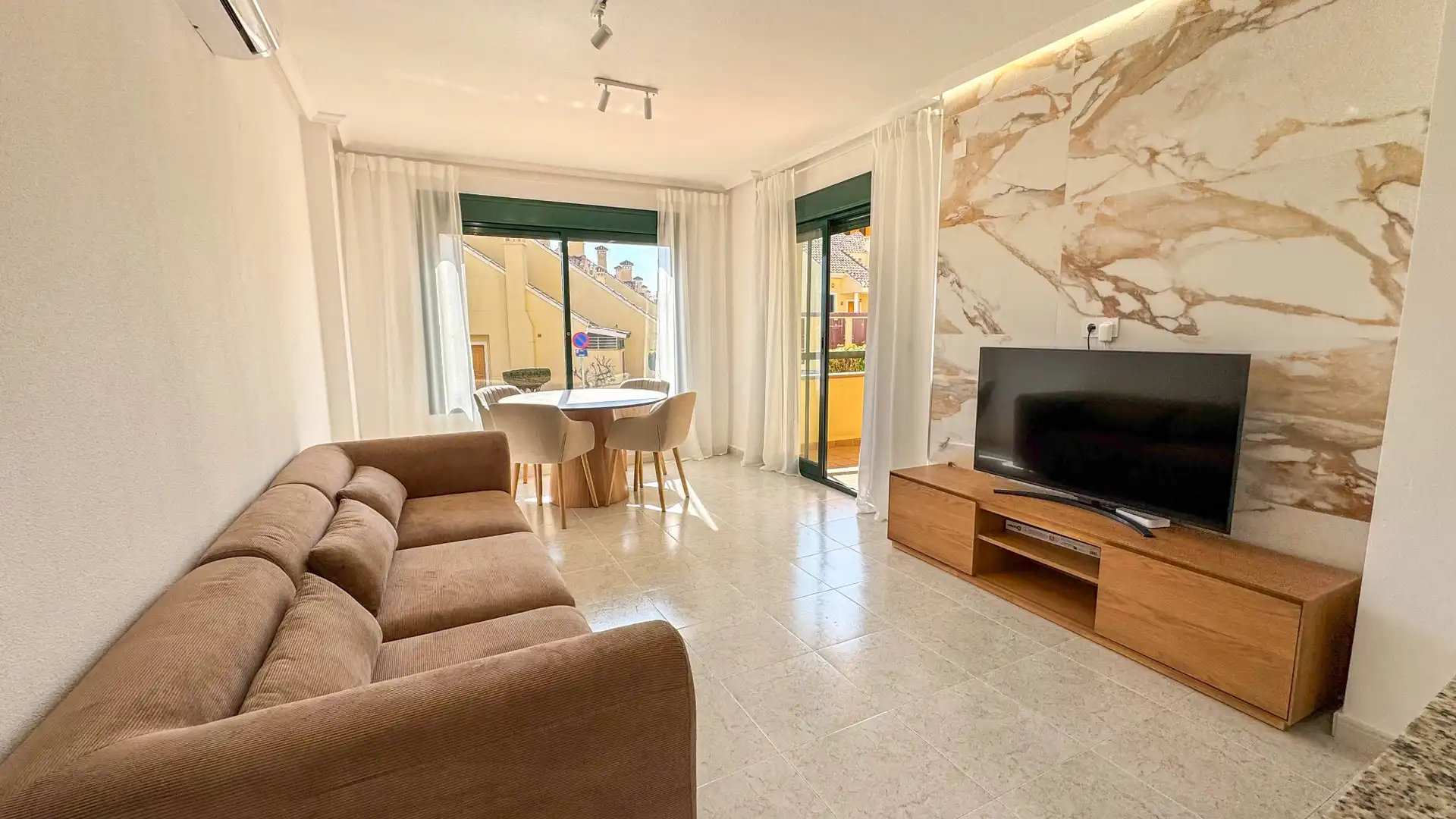 Sala de estar de Planta baja en venta en Orihuela con Aire acondicionado, Terraza y Piscina