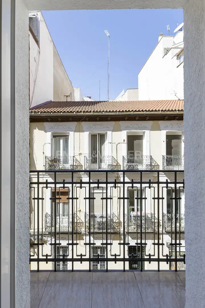 Vista exterior de Pis en venda en Madrid amb Aire condicionat, Calefacció i Moblat