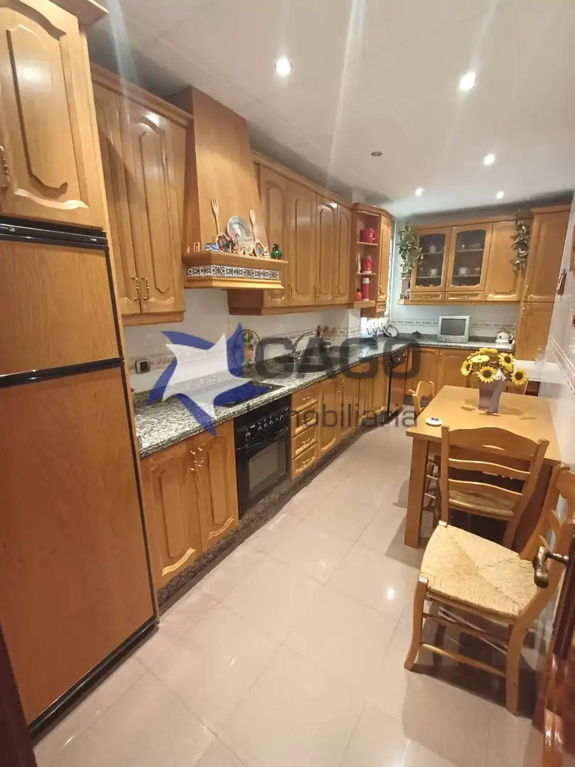 Küche von Wohnung zum Verkauf in Córdoba mit Heizung, Terrasse und Möbliert