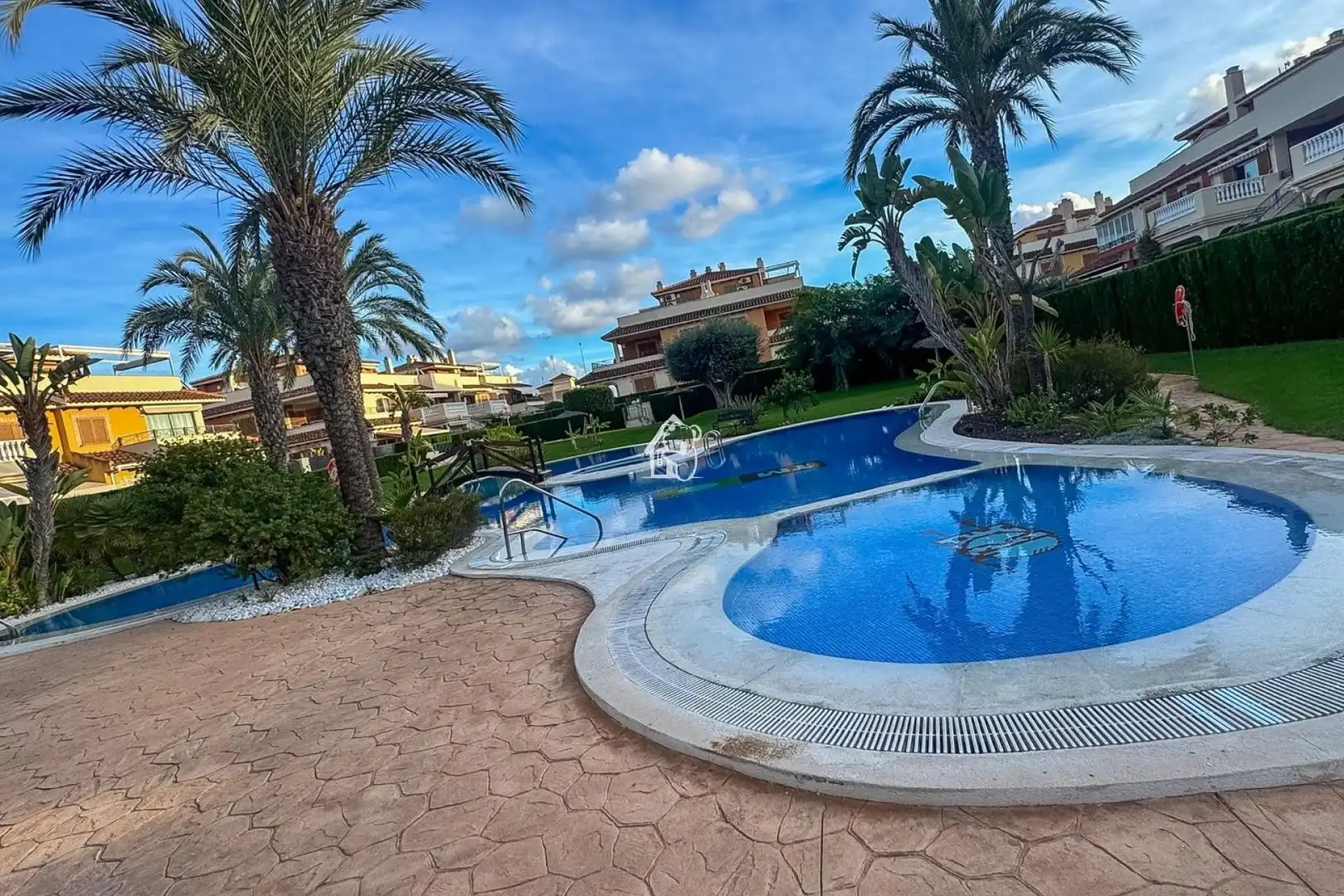 Swimming pool of Apartments for rent in Orihuela Costa