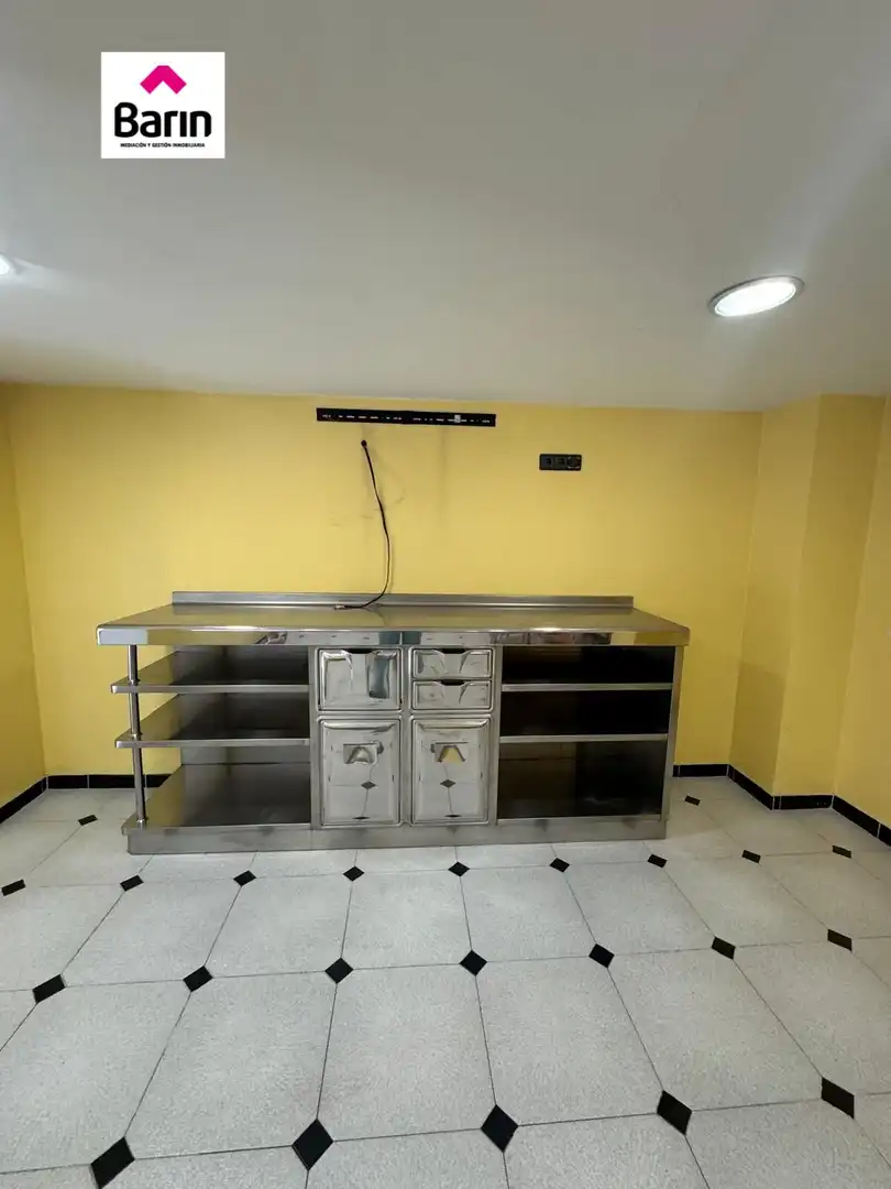 Cuina de Local en venda en Córdoba amb Aire condicionat