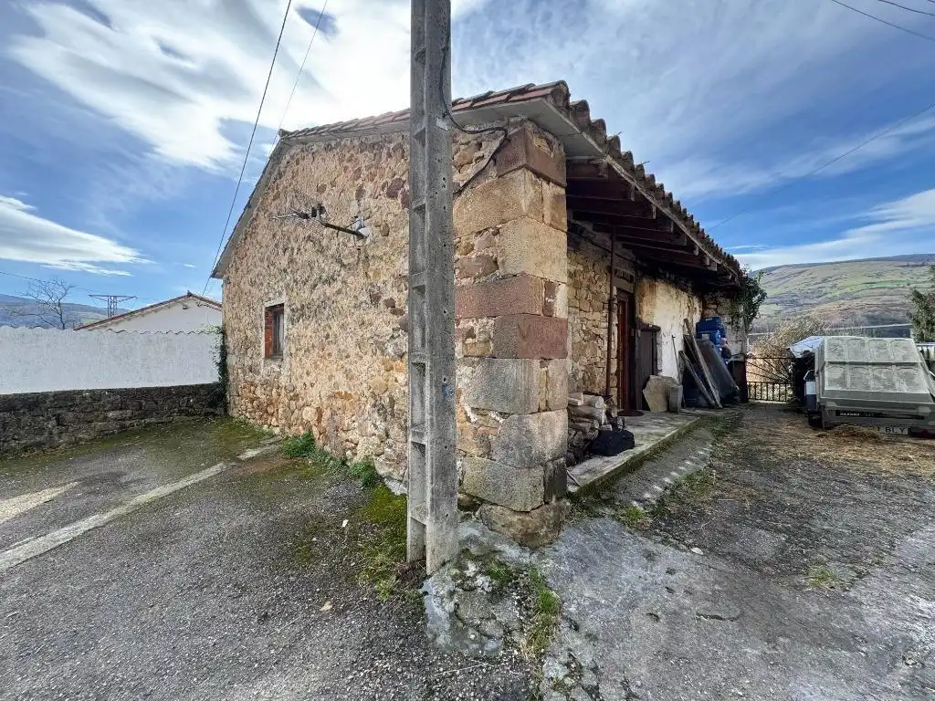 Vista exterior de Casa o chalet en venta en Arenas de Iguña