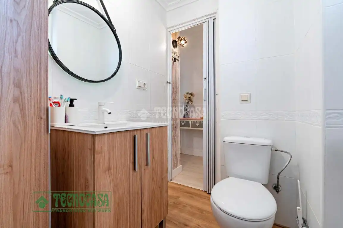 Bathroom of Flat for sale in Roquetas de Mar  with Terrace, Furnished and Alarm
