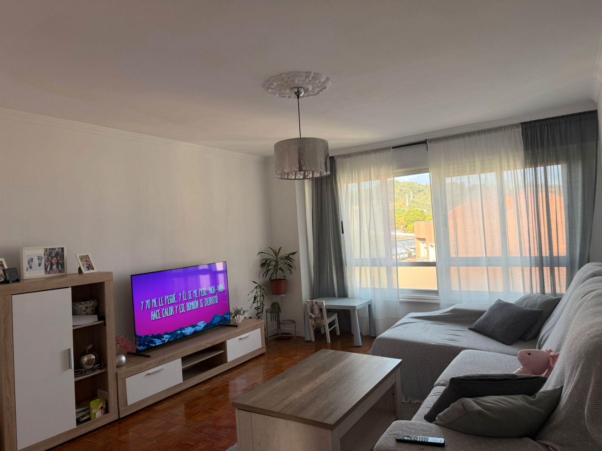 Sala d'estar de Pis en venda en Arteixo amb Traster