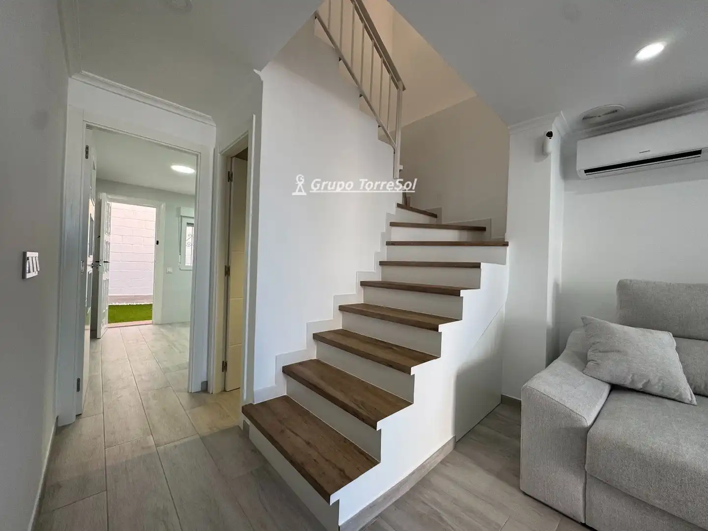 Casa adosada en venta en Elche / Elx con Aire acondicionado, Calefacción y Terraza