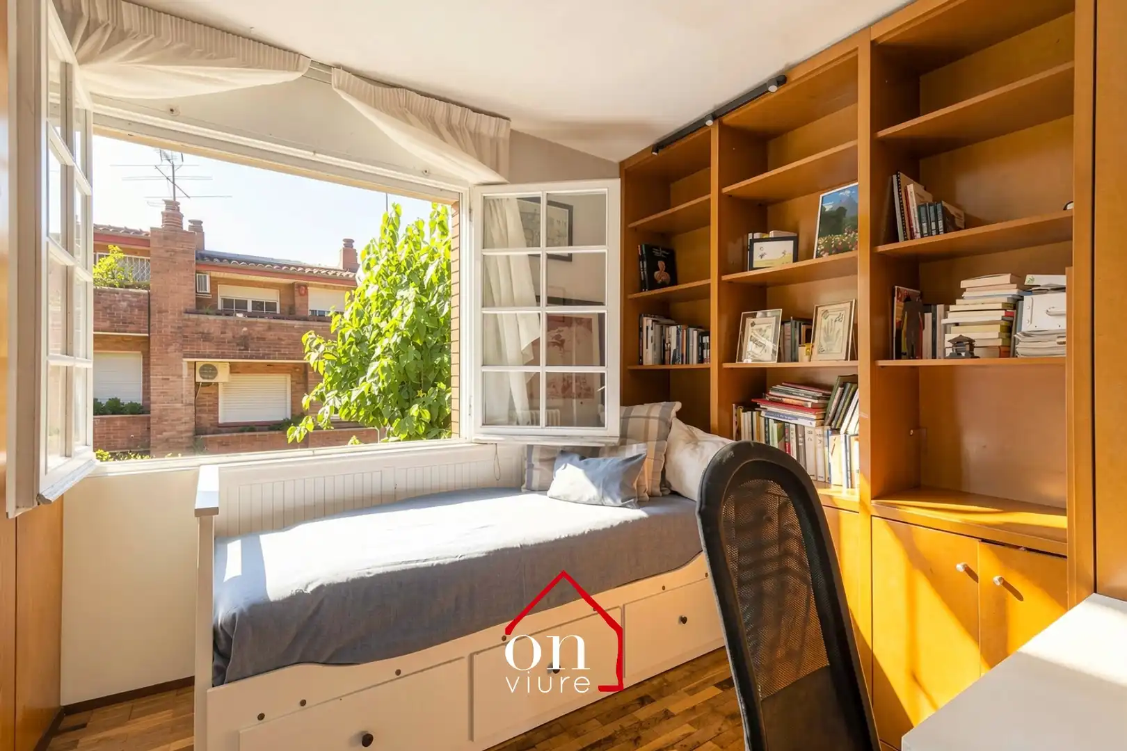 Terrassa de Casa adosada en venda en Sant Cugat del Vallès amb Calefacció, Jardí privat i Parquet